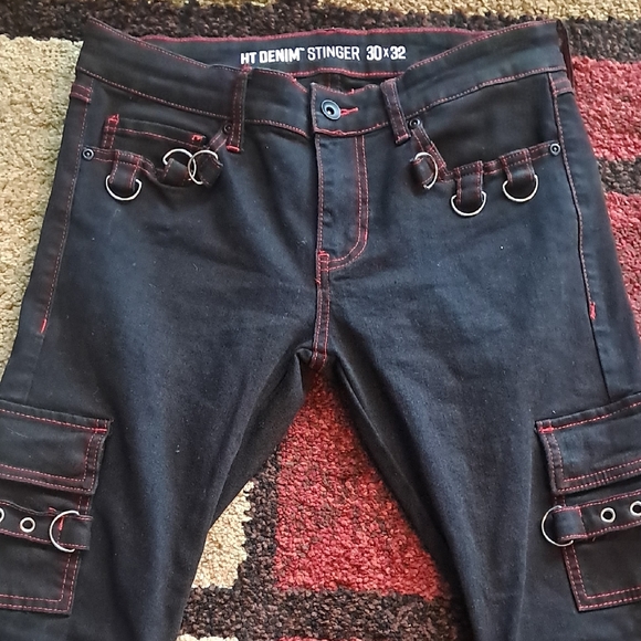 Hot Topic Denim - Hot Topic Black Skinny Jeans with Red Stitching Size 30/32